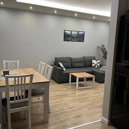 Appartamento Nowoczesny Apartament Z Przestronna Lazienka Stalowa Wola Esterno foto