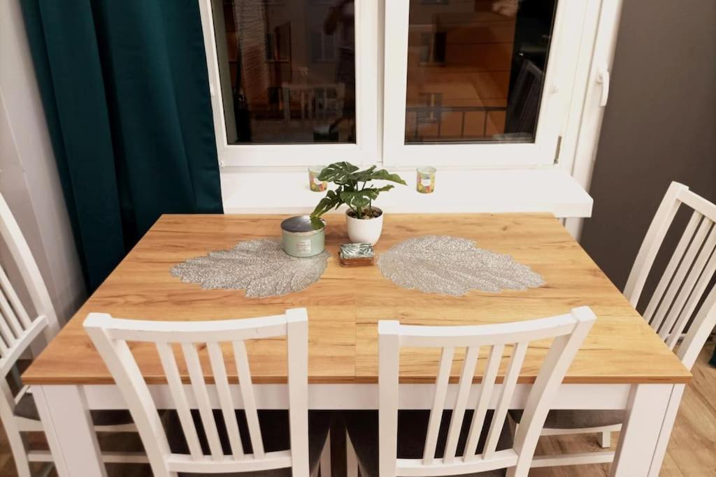 Appartamento Nowoczesny Apartament Z Przestronna Lazienka Stalowa Wola Esterno foto