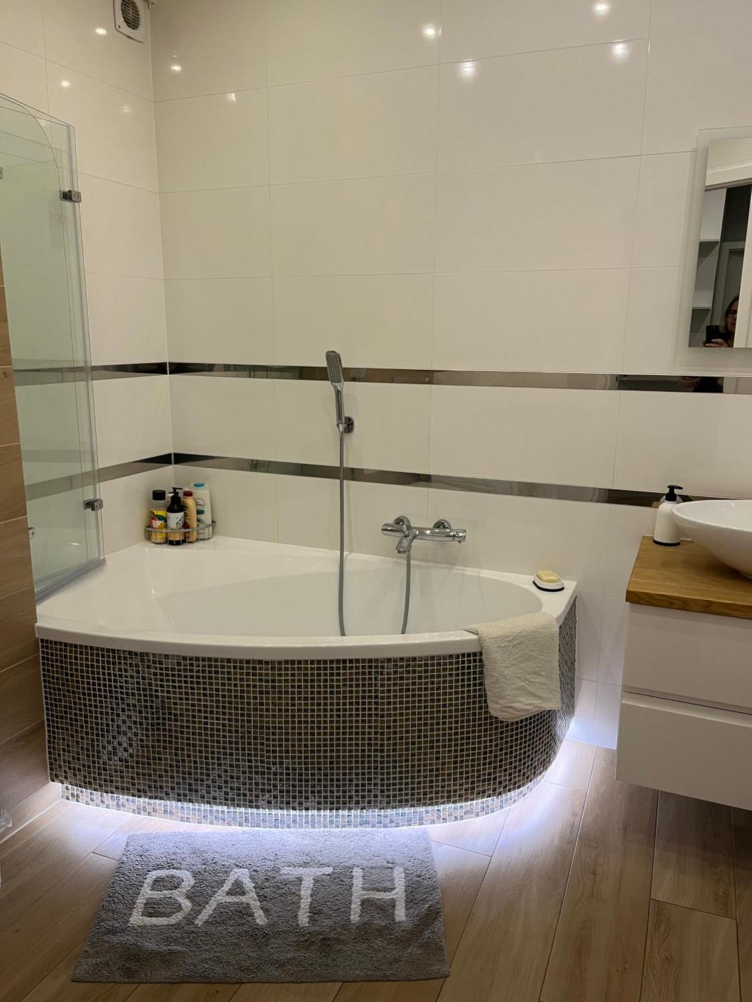 Appartamento Nowoczesny Apartament Z Przestronna Lazienka Stalowa Wola Esterno foto